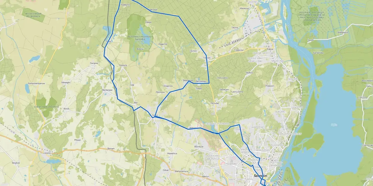 Trasa rowerowa przez malownicze tereny wokół Szczecina, obejmująca rezerwaty przyrody i liczne jeziora.