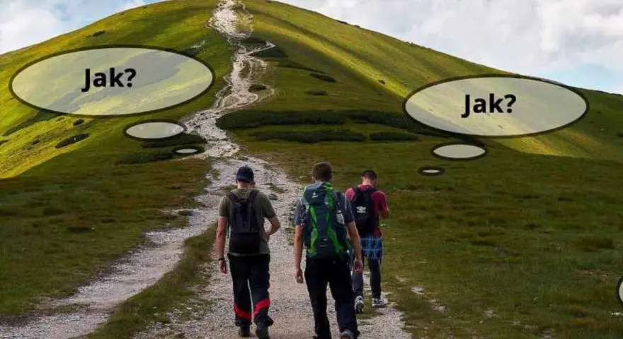Trzej turyści idą szlakiem górskim. Jeden z nich zastanawia się: "Jak?" - idealne dla początkujących.